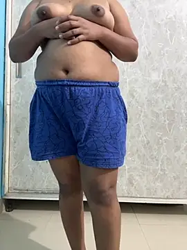 Snapshot of pooja_cam101 chatting on 10/05/25, 07:07 pooja cam101 online show from 10/05/25, 07:07