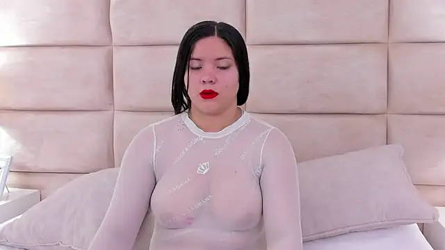 NahiaMonet online show from 10/29/25, 10:28