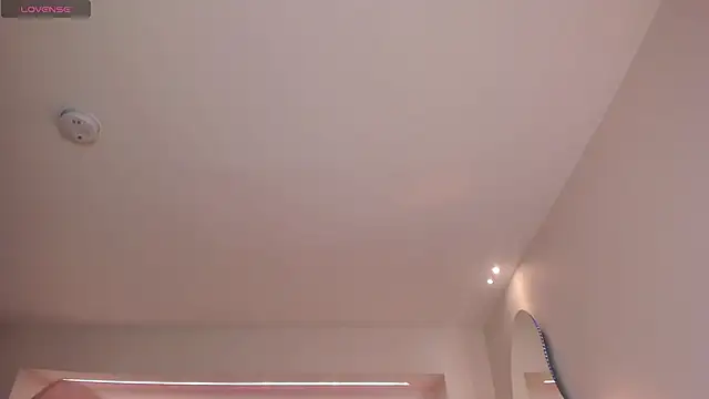 LucyWeiss  online show from 11/29/25, 09:29