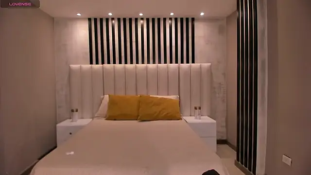 BrendaKoleman  online show from 10/18/25, 04:15