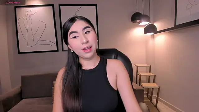 MayaMoretti  online show from 10/10/25, 03:49