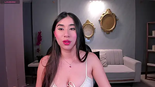 Snapshot of MayaMoretti_ chatting on 11/24/25, 05:07 MayaMoretti online show from 11/24/25, 05:07