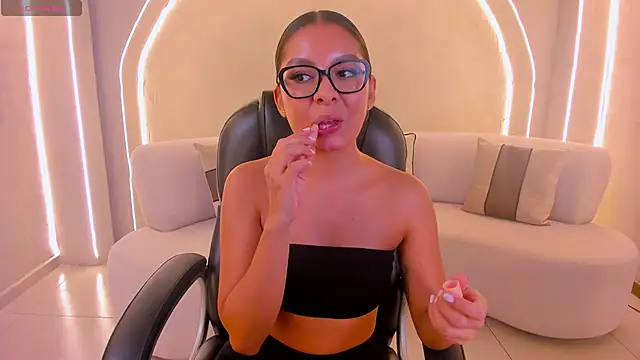 NinaBlum online show from 10/16/25, 03:29