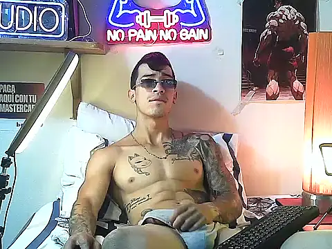 Strongcockfitness online show from 10/11/25, 01:53