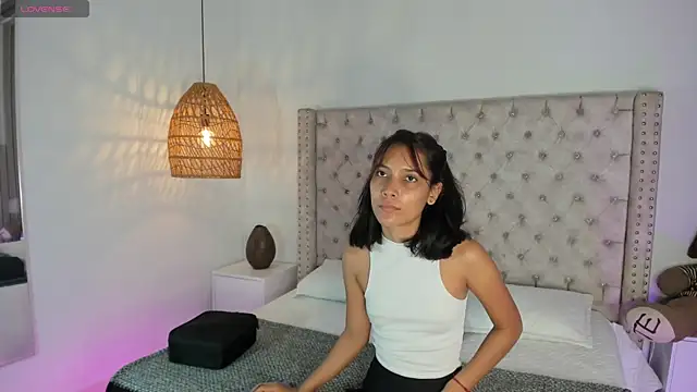 Snapshot of AdharaMancinii chatting on 10/09/25, 11:41 AdharaMancinii online show from 10/09/25, 11:41