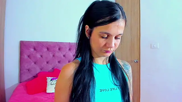 Snapshot of Marahanson chatting on 09/27/25, 07:30 Marahanson online show from 09/27/25, 07:30