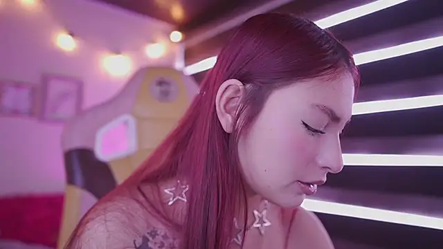 Rebecah 1 online show from 11/05/25, 01:55