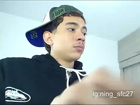 handsome white x online show from 09/12/25, 04:56