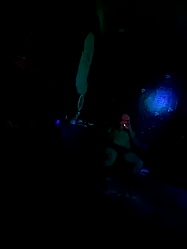 Snapshot of johnboones10 chatting on 10/23/25, 06:02 johnboones10 online show from 10/23/25, 06:02