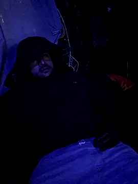 Snapshot of johnboones10 chatting on 12/05/25, 08:49 johnboones10 online show from 12/05/25, 08:49