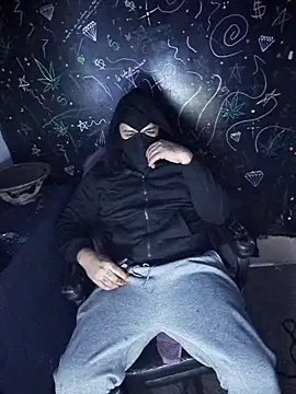 Snapshot of johnboones10 chatting on 12/16/25, 06:24 johnboones10 online show from 12/16/25, 06:24