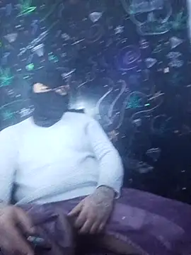 Snapshot of johnboones10 chatting on 12/17/25, 07:09 johnboones10 online show from 12/17/25, 07:09