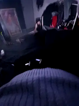 Snapshot of johnboones10 chatting on 12/20/25, 12:12 johnboones10 online show from 12/20/25, 12:12