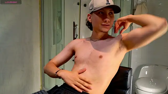 Snapshot of enzo_steel chatting on 09/28/25, 09:53 enzo steel online show from 09/28/25, 09:53