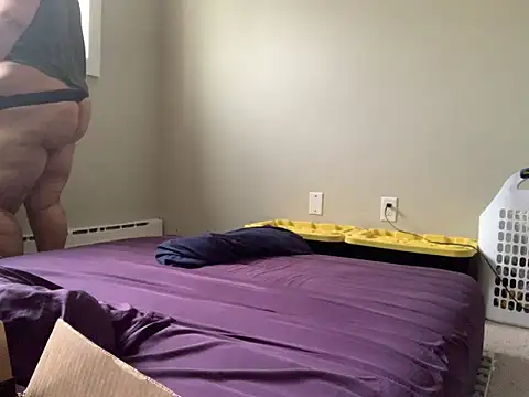 taydeebear online show from 10/28/25, 04:53