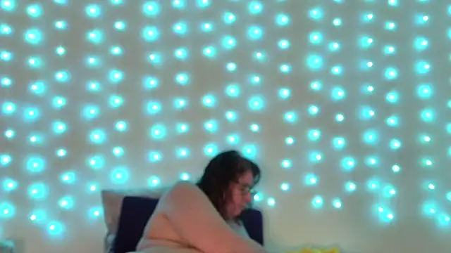 luvely gurl online show from 05/02/26, 04:23