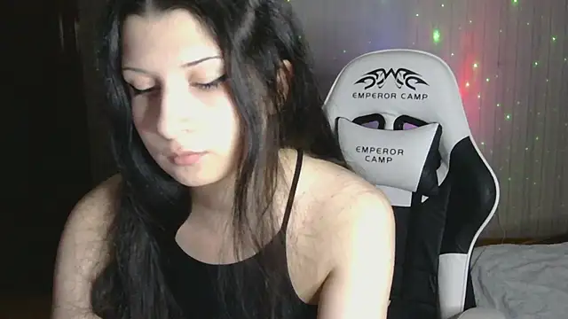 Snapshot of xanny_baby3 chatting on 09/17/25, 10:11 xanny baby3 online show from 09/17/25, 10:11