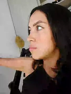 Lina Bedoya online show from 09/12/25, 05:51