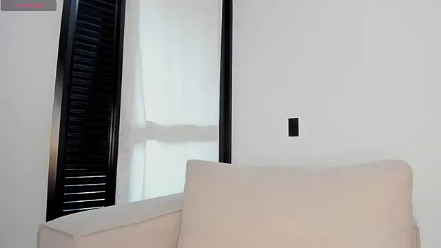 Lauuuuuuuu  online show from 05/25/26, 01:06