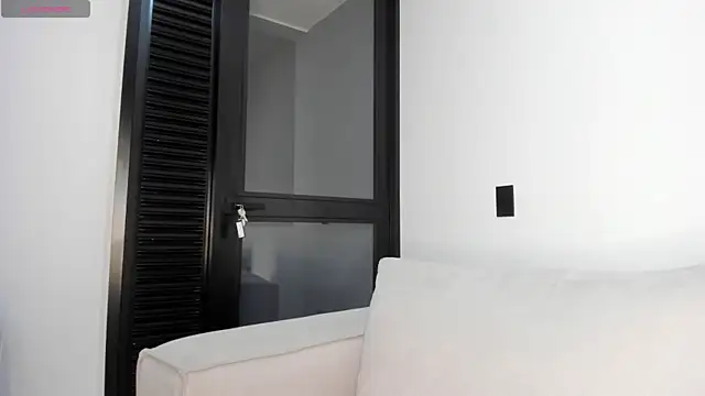 Lauuuuuuuu  online show from 06/18/26, 05:08