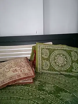 Deepa Sharma143 online show from 10/08/25, 02:09