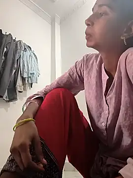 Hot-Soniya2 online show from 10/05/25, 05:17