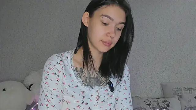 Snapshot of ArianaWalker77 chatting on 09/28/25, 03:23 ArianaWalker77 online show from 09/28/25, 03:23