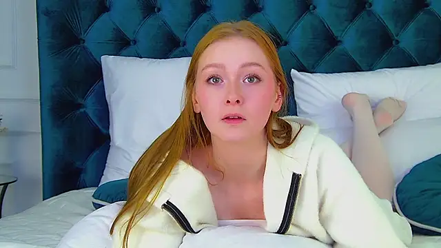 Snapshot of AgataFoxley chatting on 09/28/25, 08:09 AgataFoxley online show from 09/28/25, 08:09