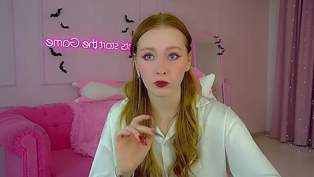 Snapshot of AgataFoxley chatting on 10/19/25, 06:03 AgataFoxley online show from 10/19/25, 06:03