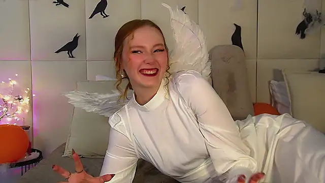 Snapshot of AgataFoxley chatting on 10/25/25, 06:43 AgataFoxley online show from 10/25/25, 06:43