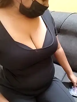 Snapshot of HAANNIAA chatting on 09/21/25, 08:43 HAANNIAA online show from 09/21/25, 08:43