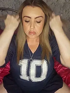 Amber EyesX online show from 10/22/25, 02:17