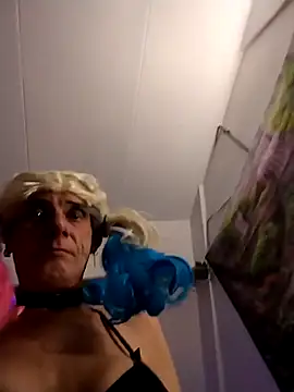 Lollacum3l online show from 06/17/26, 06:09