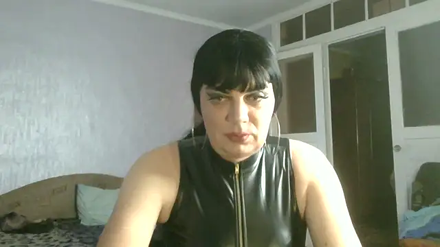 Snapshot of NiraFrost chatting on 10/21/25, 05:57 NiraFrost online show from 10/21/25, 05:57