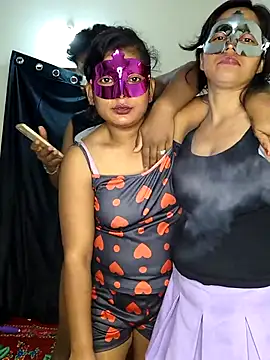 Family02 online show from 09/19/25, 05:02