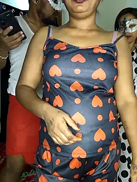 Family02 online show from 09/20/25, 03:46