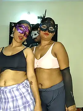 Family02 online show from 10/17/25, 03:58