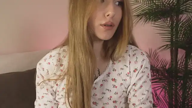 Snapshot of Vegas_V chatting on 11/28/25, 02:42 Vegas V online show from 11/28/25, 02:42