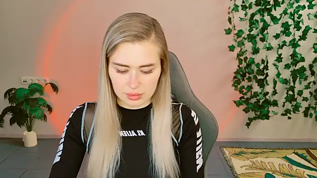 AdelLoyss online show from 09/18/25, 09:11