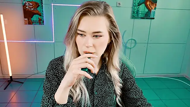 AdelLoyss online show from 09/22/25, 09:11