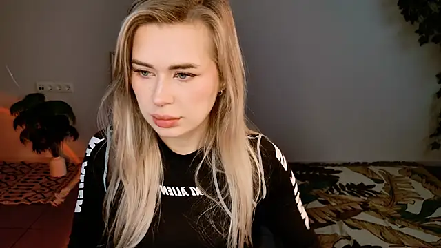 AdelLoyss online show from 09/28/25, 09:03