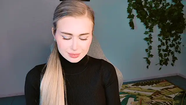 AdelLoyss online show from 10/12/25, 01:10