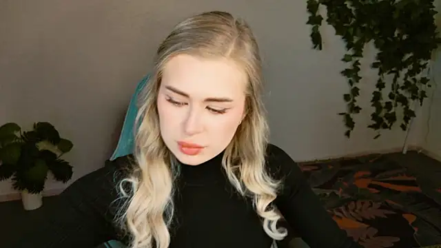 AdelLoyss online show from 10/15/25, 01:11