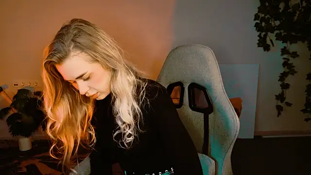 AdelLoyss online show from 10/25/25, 01:07