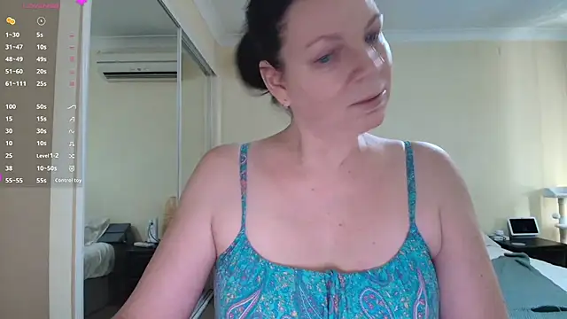 aussiepeaches online show from 01/03/25, 12:11