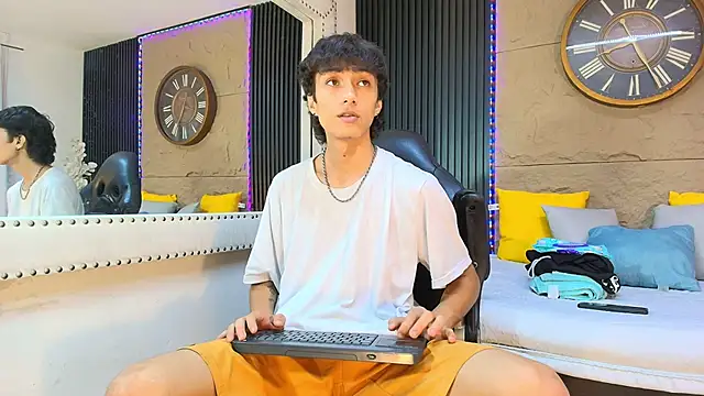 Snapshot of Lean_Portman chatting on 05/26/26, 01:18 Lean Portman online show from 05/26/26, 01:18