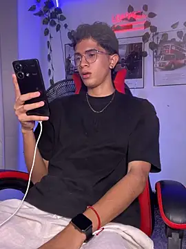 rickyvalentino online show from 09/19/25, 02:46