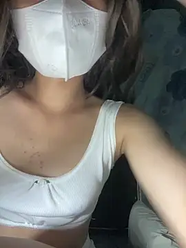 Fin-xinh18 online show from 10/15/25, 04:07