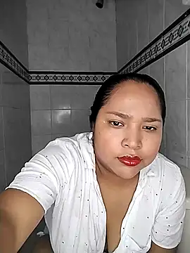 Angelly ricura online show from 12/18/25, 03:07