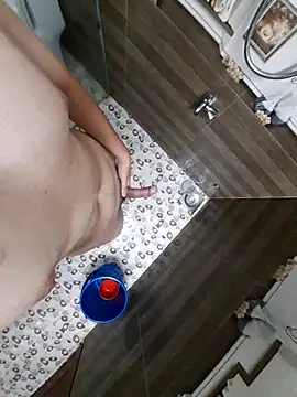 winter0cold  online show from 10/10/25, 07:07